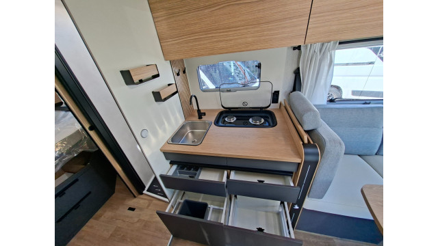 BAVARIA NOMADE I740FC