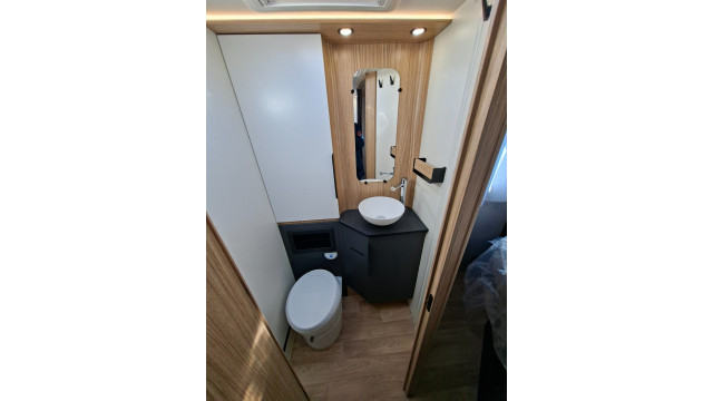 BAVARIA NOMADE I740FC