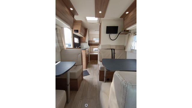 PILOTE ESSENTIEL P696S