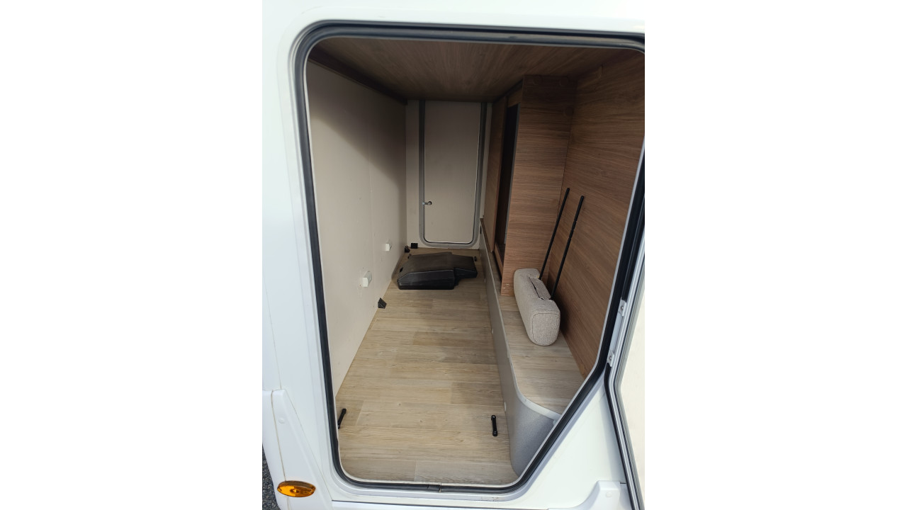 PILOTE ESSENTIEL P696D