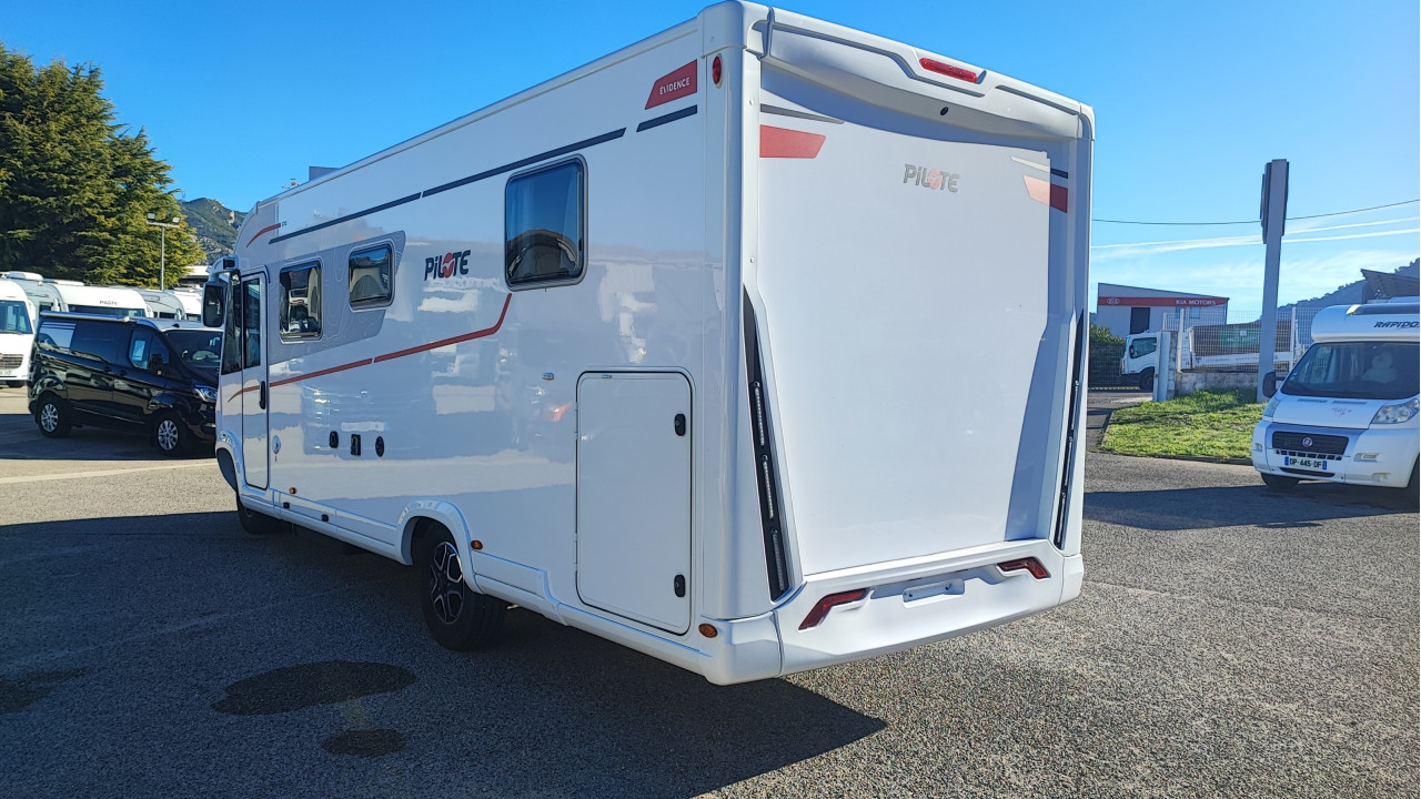 PILOTE EVIDENCE G740 FC