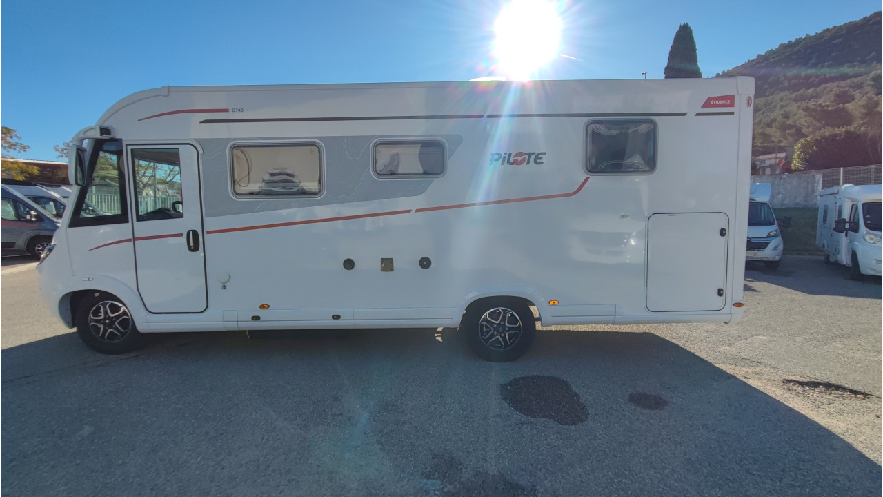 PILOTE EVIDENCE G740 FC