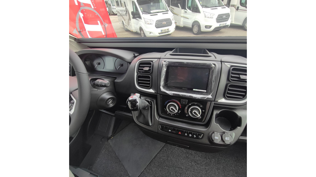 PILOTE EVIDENCE P740FGJ