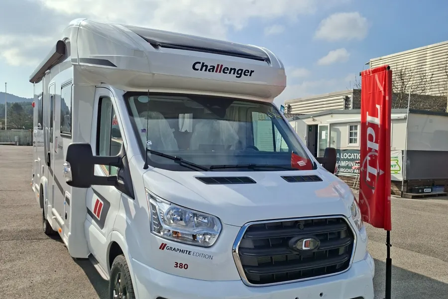 CHALLENGER 380 GRAPHITE EDITION