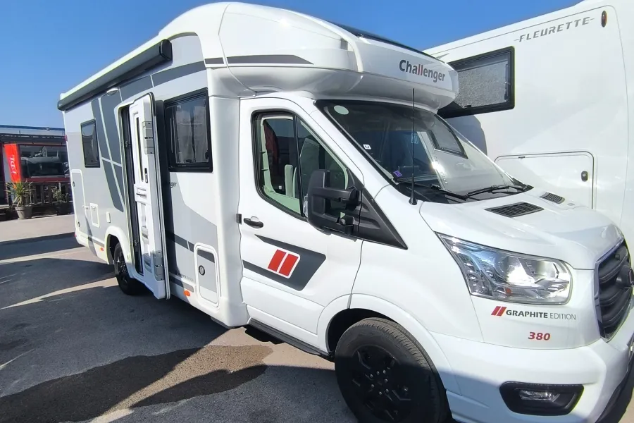 CHALLENGER 380 GRAPHITE EDITION