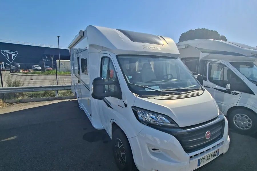 PILOTE P696 D ESSENTIEL