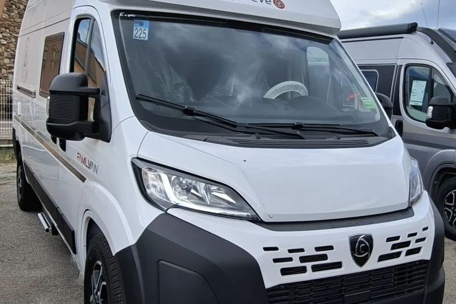CAMPEREVE FAMILY VAN .