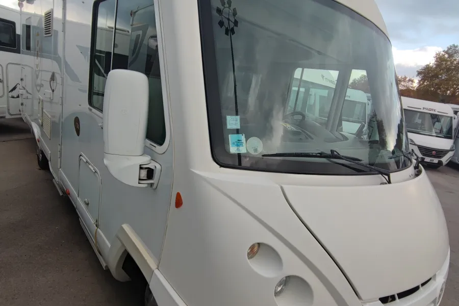 BAVARIA I74 LC ARTIC