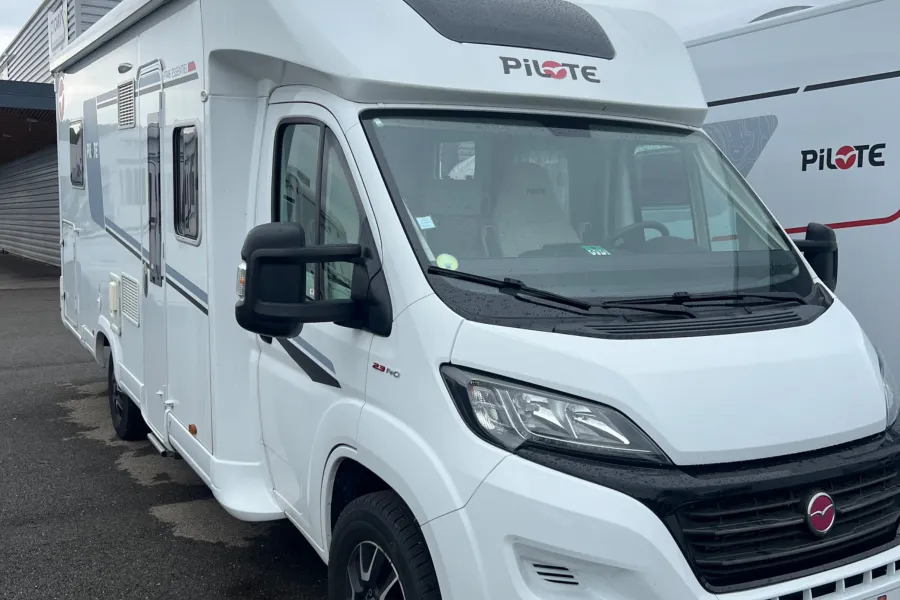 PILOTE P746FC ESSENTIEL
