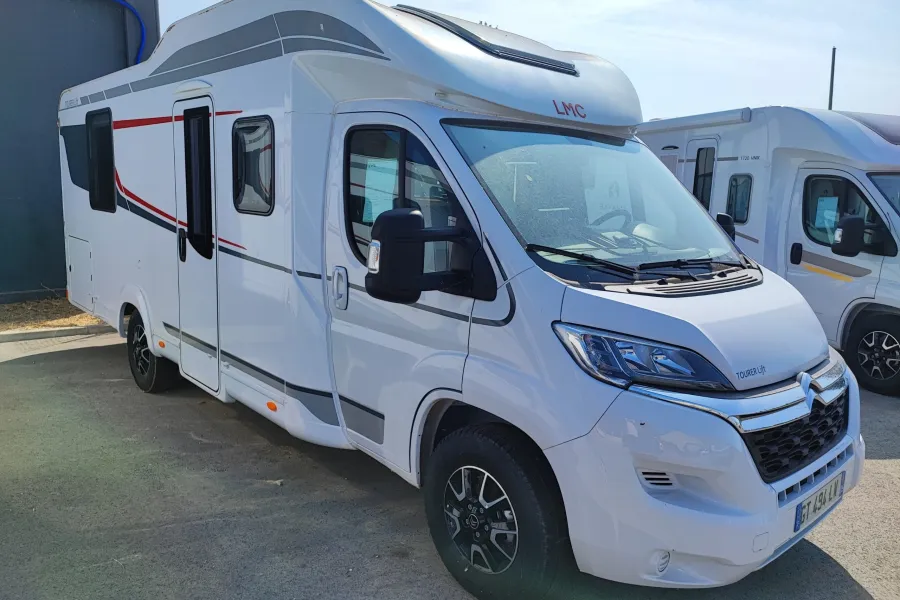 LMC H720 TOURER LIFT